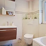 Habitación en casa particular Private Near Exhibition Center